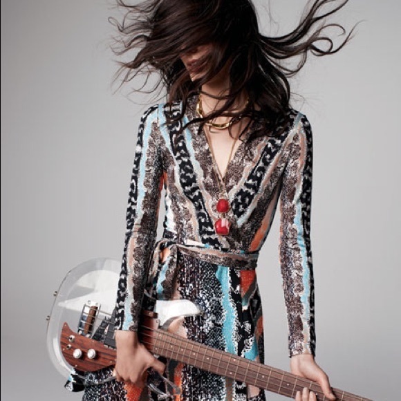 Diane Von Furstenberg Dresses & Skirts - DIANE von FURSTENBERG AMELIA’ WRAP DRESS SIZE 10